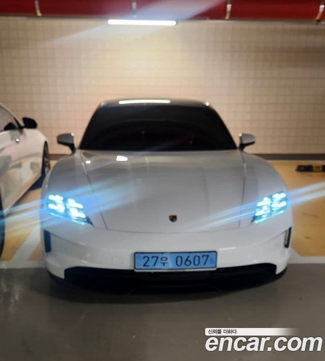 Porsche Taycan 2025 — ფოტო 2/19