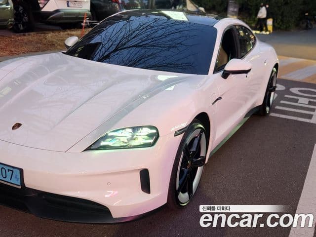 Porsche Taycan 2025 — ფოტო 15/19