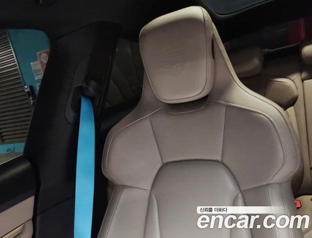 Porsche Taycan 2025 — ფოტო 18/19