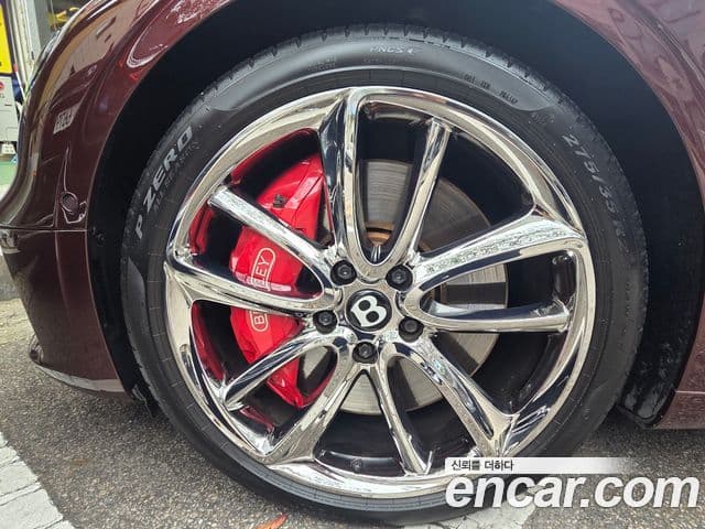 Bentley Continental GT 2019 — Photo 17/18