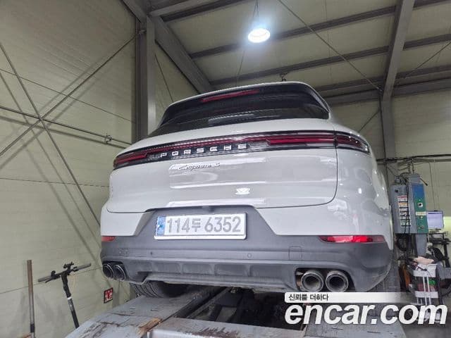 Porsche Cayenne 2024 — Şəkil 2/3