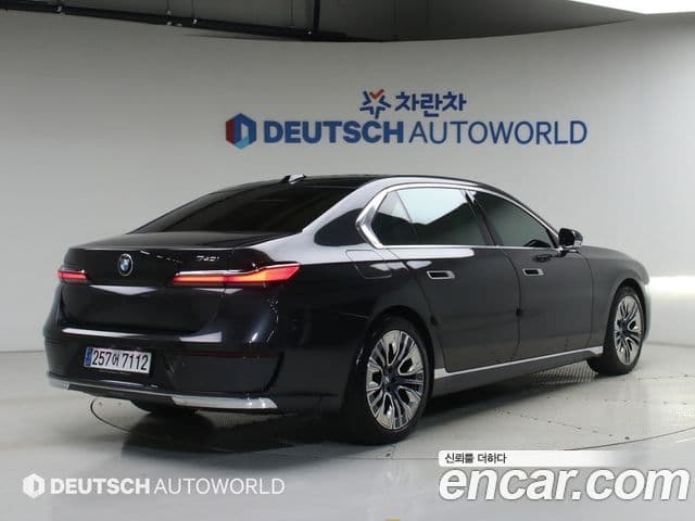 BMW 7 Series 2023 — Photo 2/20