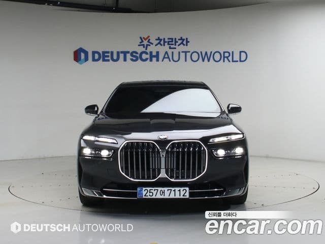 BMW 7 Series 2023 — Photo 18/20