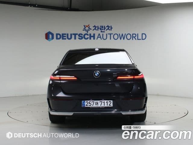 BMW 7 Series 2023 — Photo 14/20