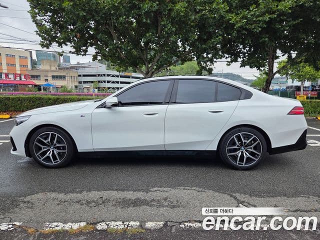 BMW 5 Series 2024 — Şəkil 17/20