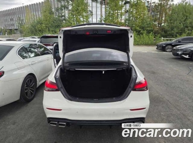 Mercedes-Benz E-Class 2022 — Photo 3/16