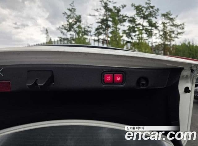 Mercedes-Benz E-Class 2022 — Photo 15/16