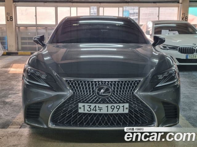 Lexus LS500 2020 — Şəkil 10/19