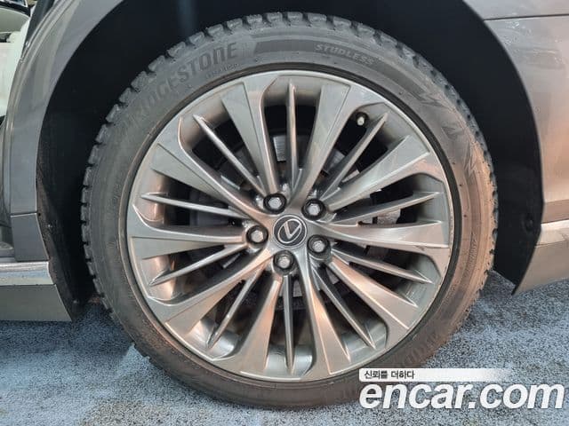 Lexus LS500 2020 — Şəkil 3/19