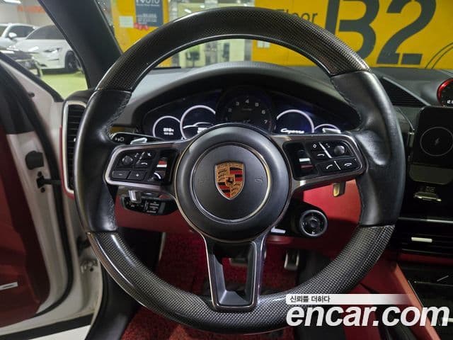 Porsche Cayenne 2019 — Photo 12/20