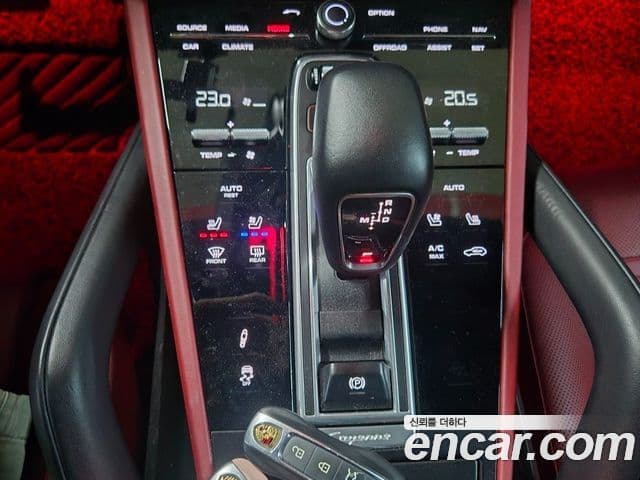 Porsche Cayenne 2019 — Photo 20/20