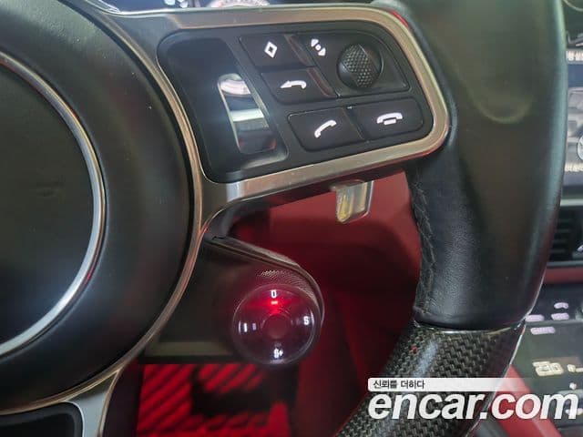 Porsche Cayenne 2019 — Photo 10/20
