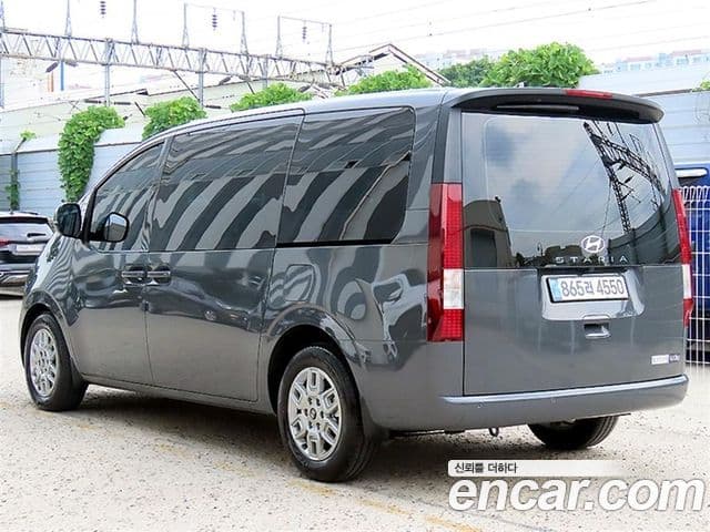 Hyundai Staria 2026 — Фото 2/18