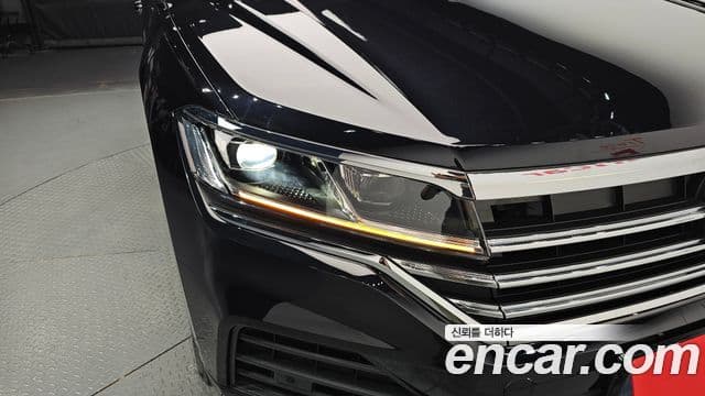 Volkswagen Touareg 2020 — Şəkil 8/36