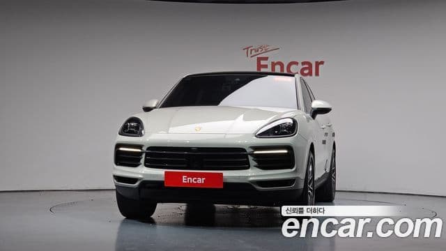 Porsche Cayenne 2023 — Photo 28/37