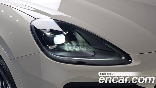 Porsche Cayenne 2023 — Photo 3/37