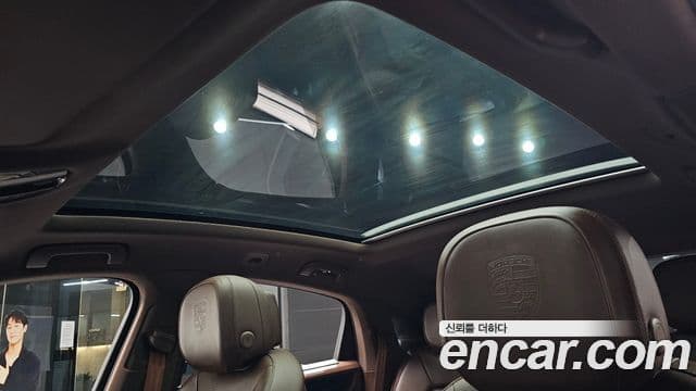 Porsche Cayenne 2023 — Photo 10/37