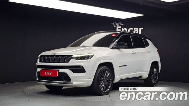 Jeep Compass 2022 — ფოტო 19/20