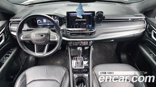 Jeep Compass 2022 — ფოტო 15/20
