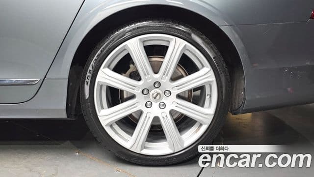 Volvo S90 2019 — Photo 25/36