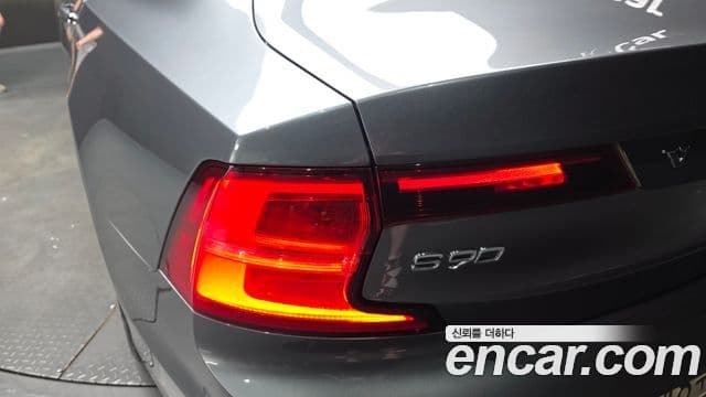 Volvo S90 2019 — Photo 21/36