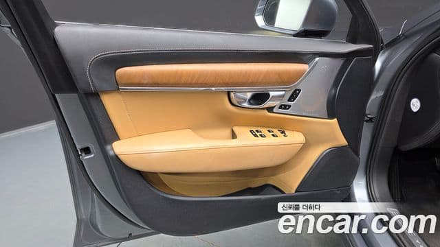 Volvo S90 2019 — Photo 15/36
