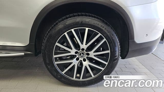 Mercedes-Benz GLC-Class 2020 — Şəkil 21/36