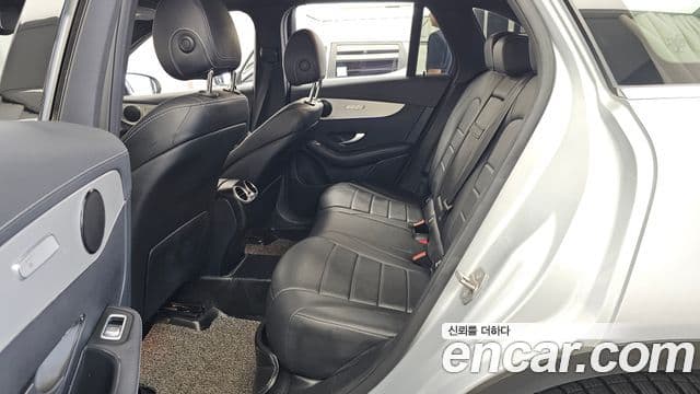 Mercedes-Benz GLC-Class 2020 — Şəkil 10/36