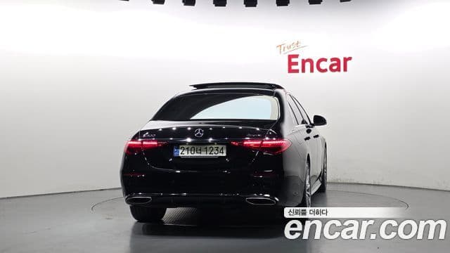 Mercedes-Benz S-Class 2021 — Photo 16/37