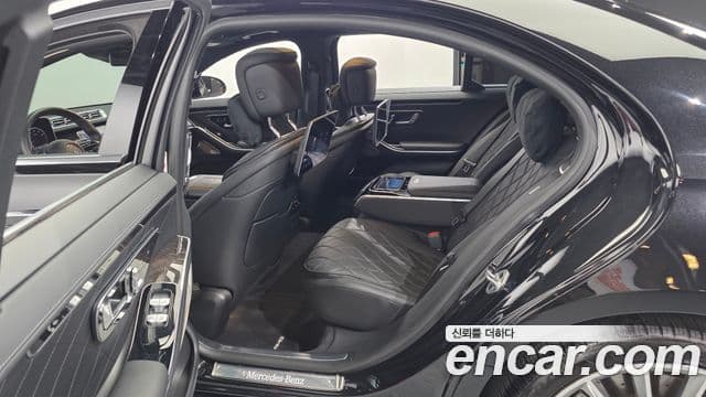 Mercedes-Benz S-Class 2021 — Photo 8/37