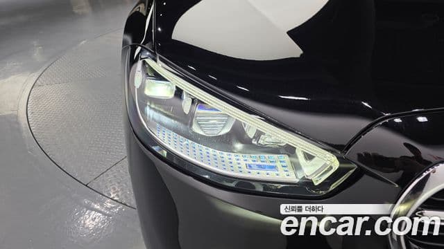 Mercedes-Benz S-Class 2021 — Photo 26/37