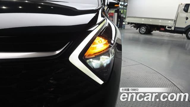 Kia Sportage 2022 — ფოტო 2/35