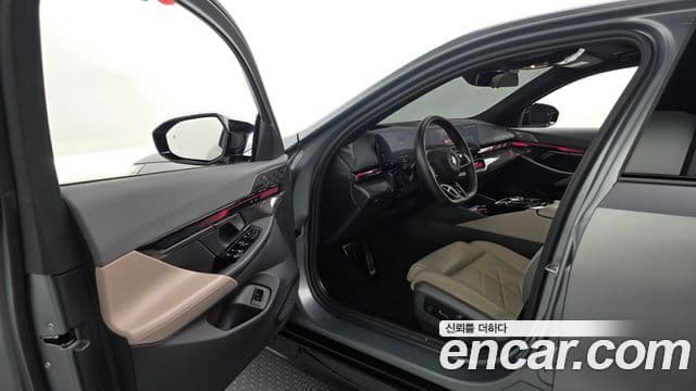 BMW i5 2025 — ფოტო 13/20