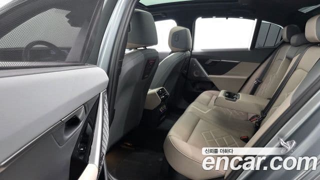 BMW i5 2025 — ფოტო 18/20