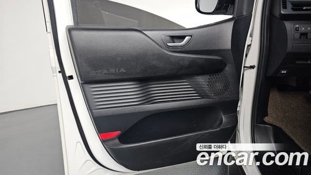 Hyundai Staria 2025 — Şəkil 12/34
