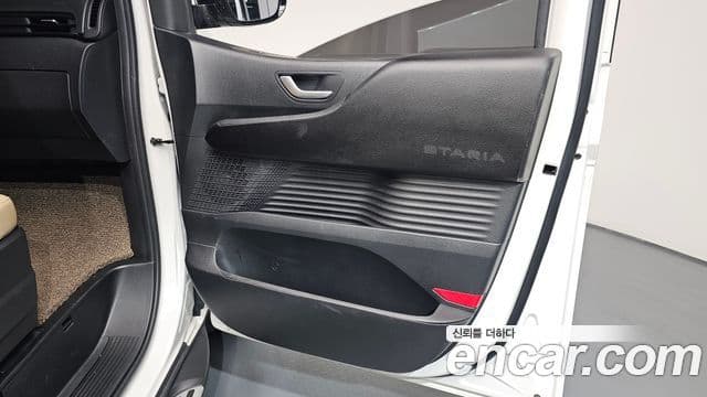 Hyundai Staria 2025 — Şəkil 28/34