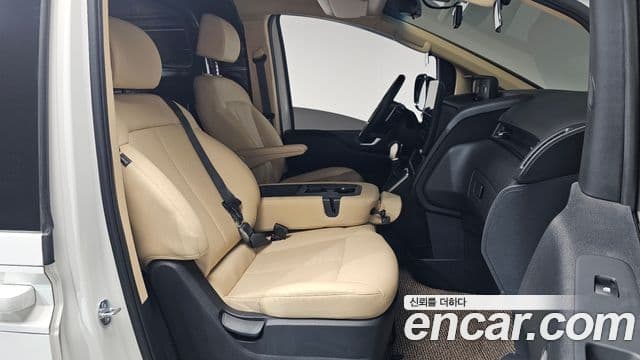 Hyundai Staria 2025 — Şəkil 14/34