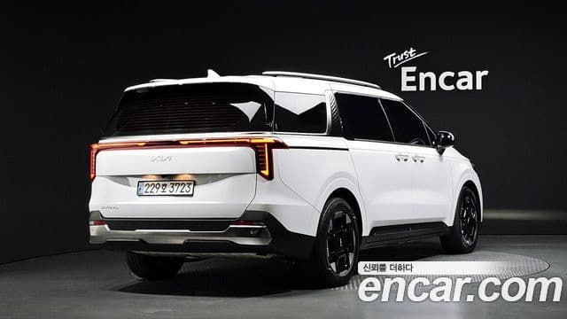 Kia Carnival 2024 — Фото 2/20