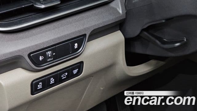 Kia Carnival 2024 — Фото 13/20