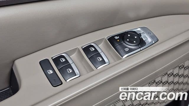 Kia Carnival 2024 — Фото 19/20