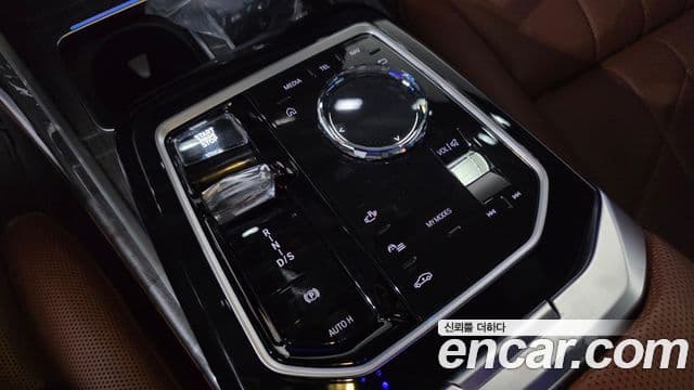 BMW 7 Series 2024 — ფოტო 30/33