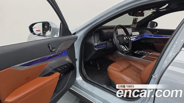 BMW 7 Series 2024 — ფოტო 31/33