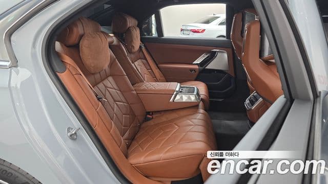 BMW 7 Series 2024 — ფოტო 2/33