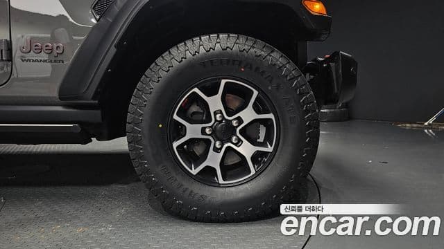 Jeep Wrangler 2023 — Şəkil 8/20