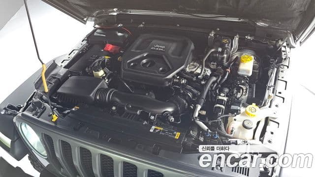 Jeep Wrangler 2023 — Şəkil 9/20