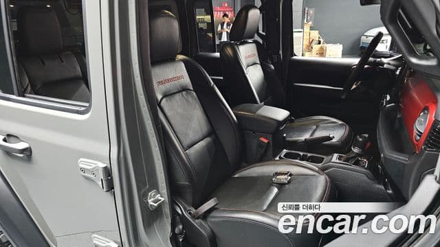 Jeep Wrangler 2023 — Şəkil 18/20