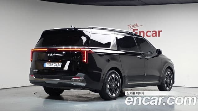 Kia Carnival 2024 — Фото 2/20