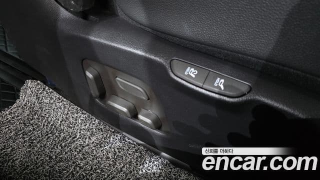 Kia Carnival 2024 — Фото 17/20