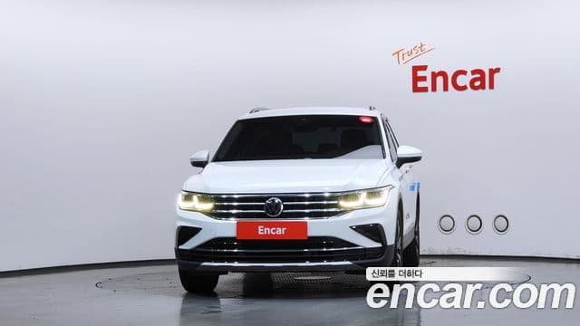 Volkswagen Tiguan 2022 — Şəkil 28/32
