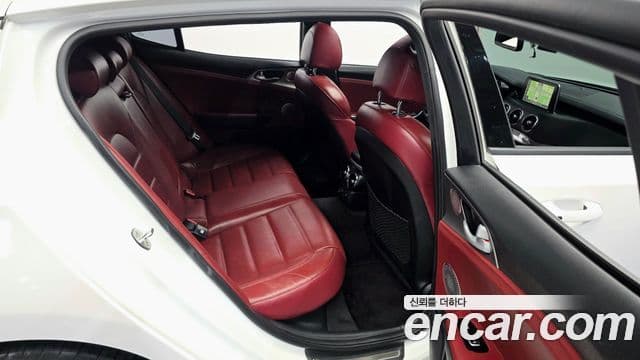 Kia Stinger 2019 — Фото 12/20